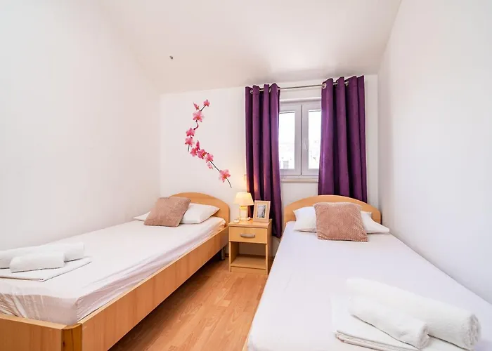 Burum B&b-apartment With Beautiful View Couette-café