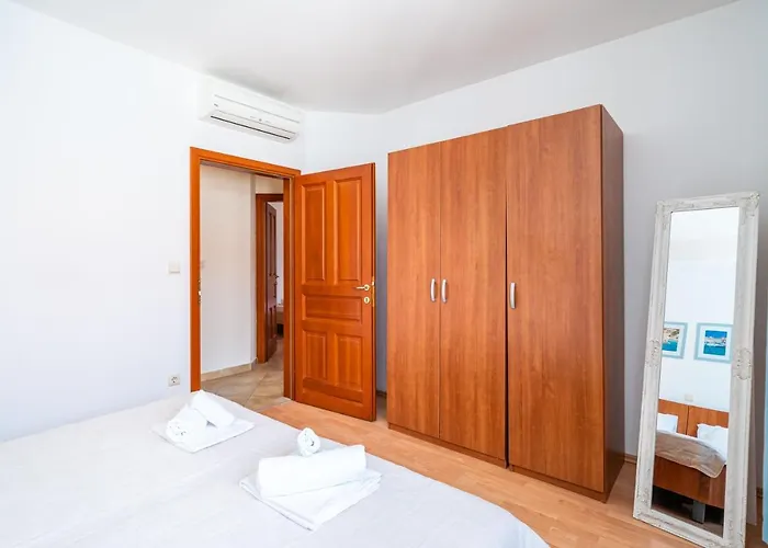 Couette-café Burum B&b-apartment With Beautiful View