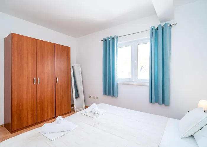 Burum B&b-apartment With Beautiful View Couette-café