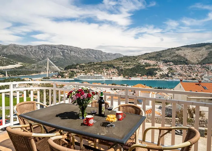 Burum B&b-apartment With Beautiful View Couette-café Dubrovnik