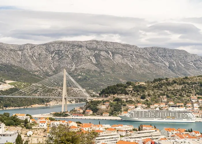Burum B&b-apartment With Beautiful View Couette-café Dubrovnik