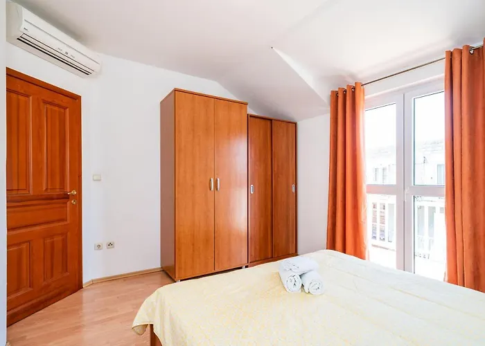 Burum B&b-apartment With Beautiful View Couette-café