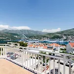 Burum B&b-apartment With Beautiful View 3*