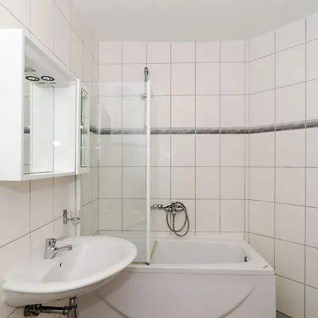 Bed & Breakfast Burum B&b-apartment With Beautiful View *
