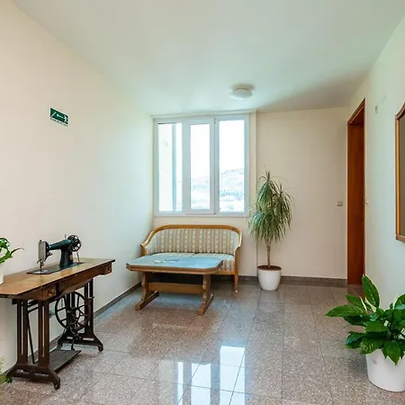 Burum B&b-apartment With Beautiful View * Dubrovnik