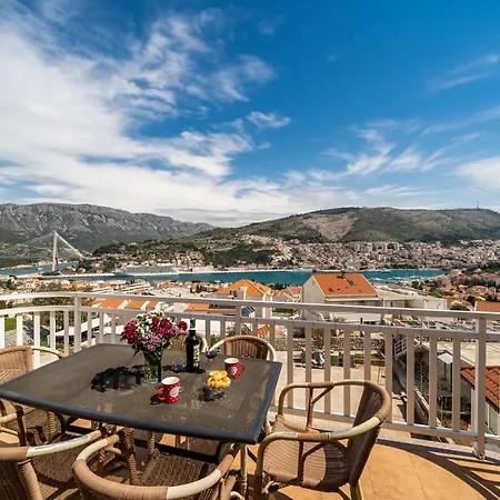 Burum B&b-apartment With Beautiful View Panzió Dubrovnik