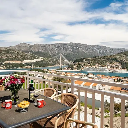 Burum B&b-apartment With Beautiful View Alojamento de Acomodação e Pequeno-almoço Dubrovnik