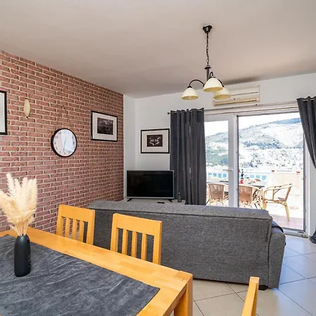 Alojamento de Acomodação e Pequeno-almoço Burum B&b-apartment With Beautiful View