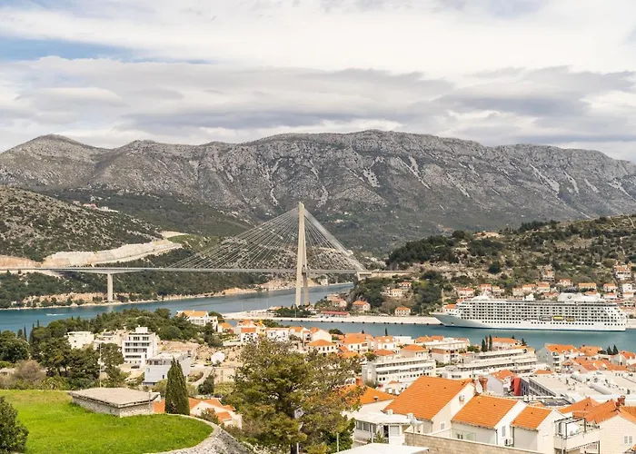 Burum B&b-apartment With Beautiful View krevet i doručak